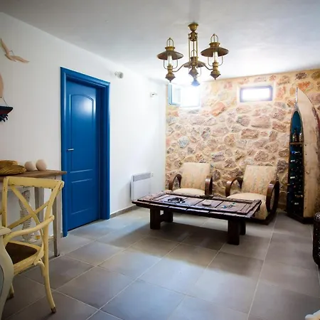 New Apollon, Prive Pool, Parking & βbq 1-6pax Akrotírion