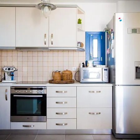 Villa New Apollon, Prive Pool, Parking & βbq 1-6pax Akrotírion